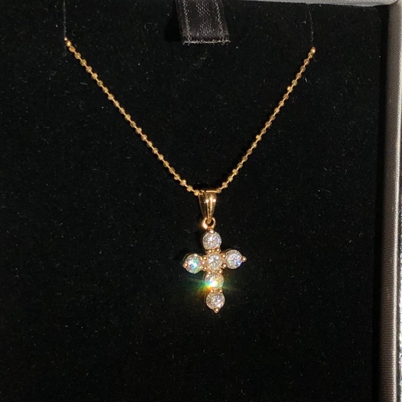 PETITE DIAMOND CROSS NECKLACE - Picture 12 of 16